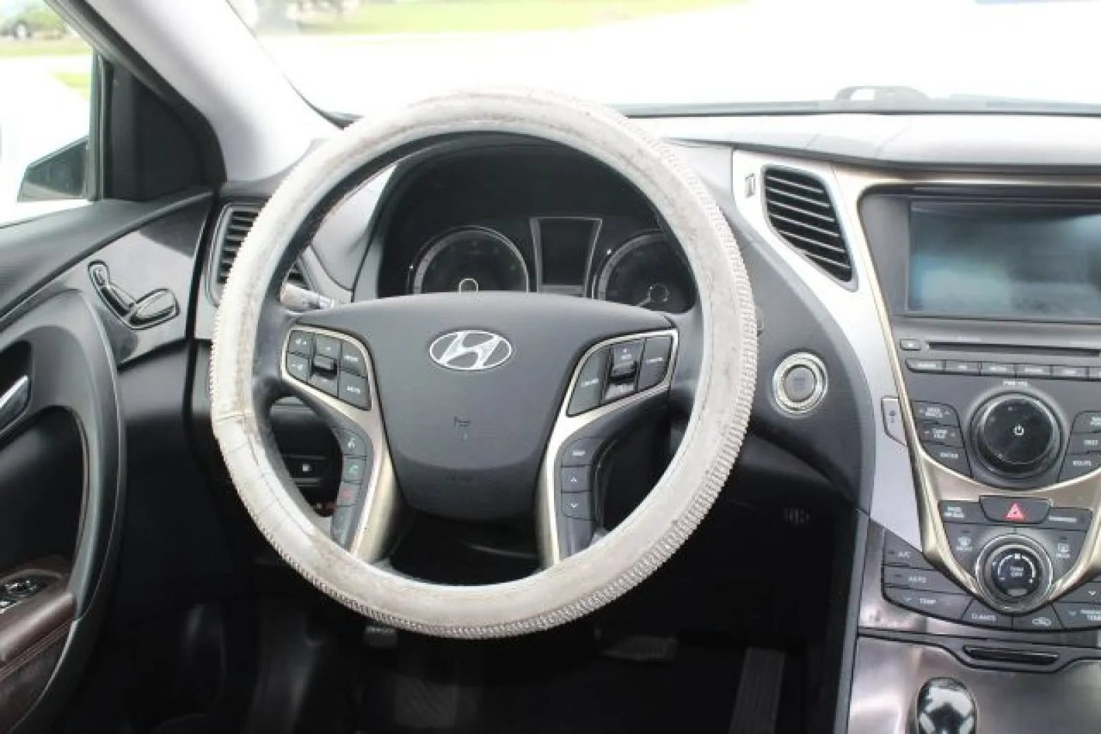 Used 2013 Hyundai Azera FWD image 12