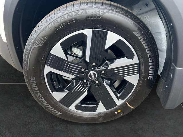 New 2026 Nissan Kicks SV w/ SV Premium Package AWD/4WD image 9