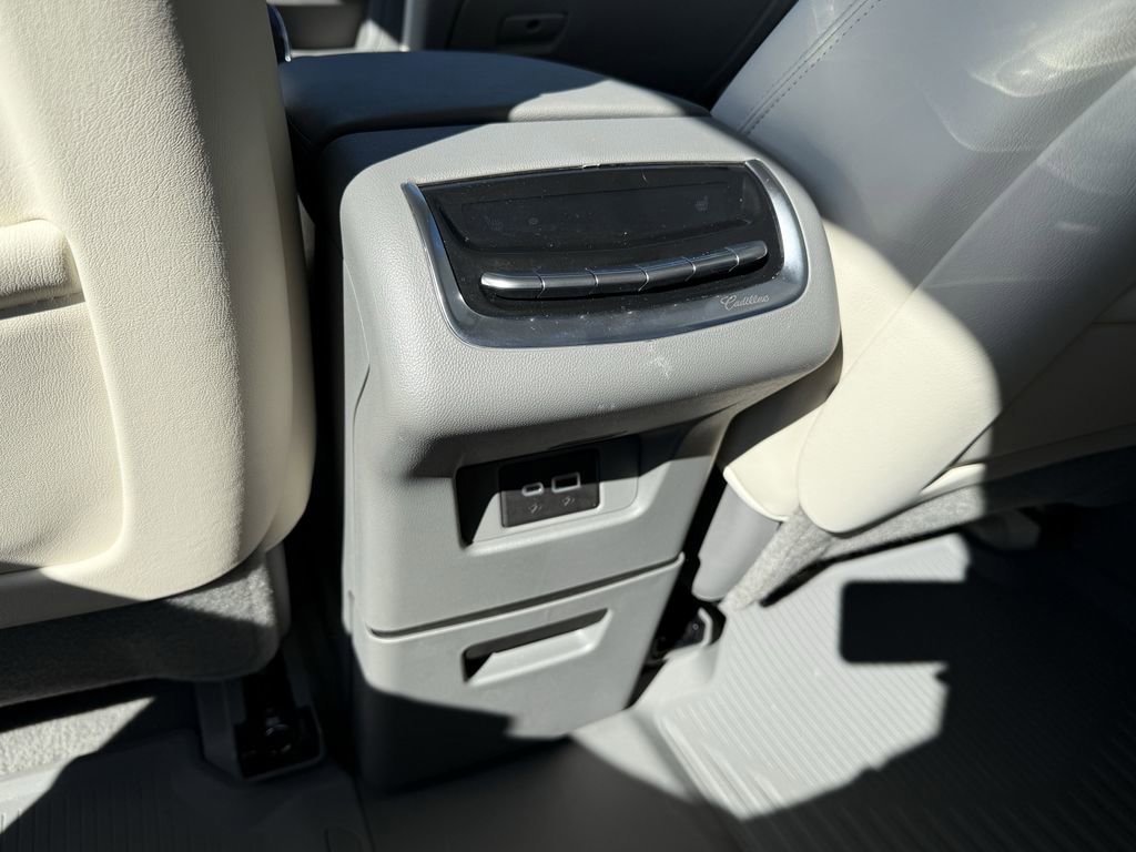 Used 2024 Cadillac XT6 Premium Luxury w/ Technology Package image 25