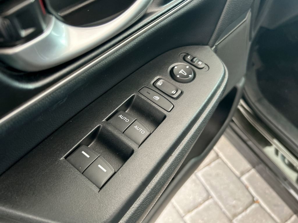 Used 2018 Honda CR-V EX-L image 12