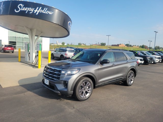 New 2026 Ford Explorer Active w/ Active Comfort Package AWD/4WD image 1