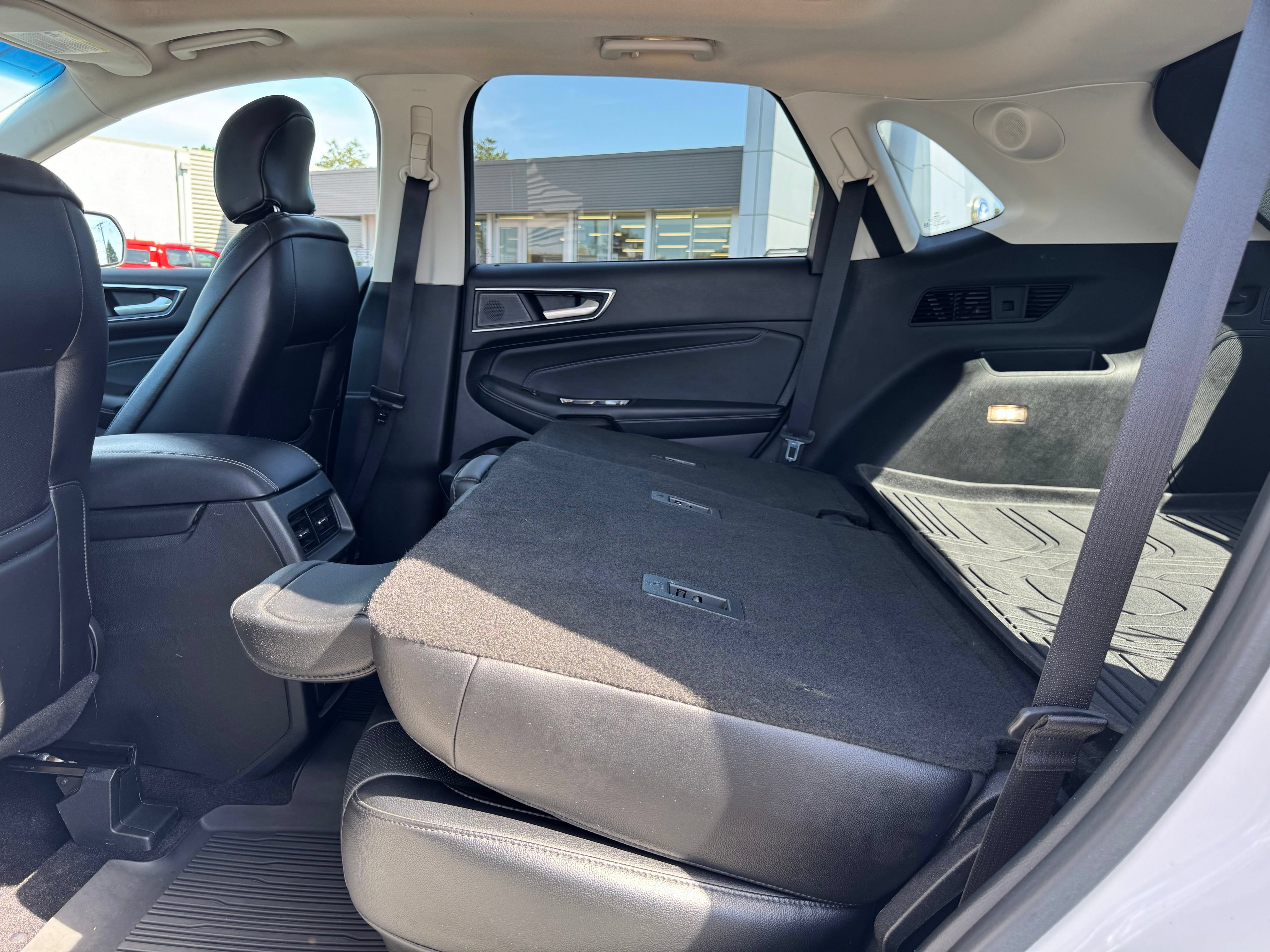 Certified 2019 Ford Edge Titanium w/ Equipment Group 301A AWD/4WD image 30