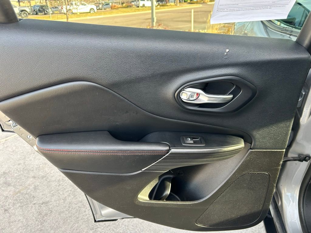 Used 2015 Jeep Cherokee Trailhawk image 27