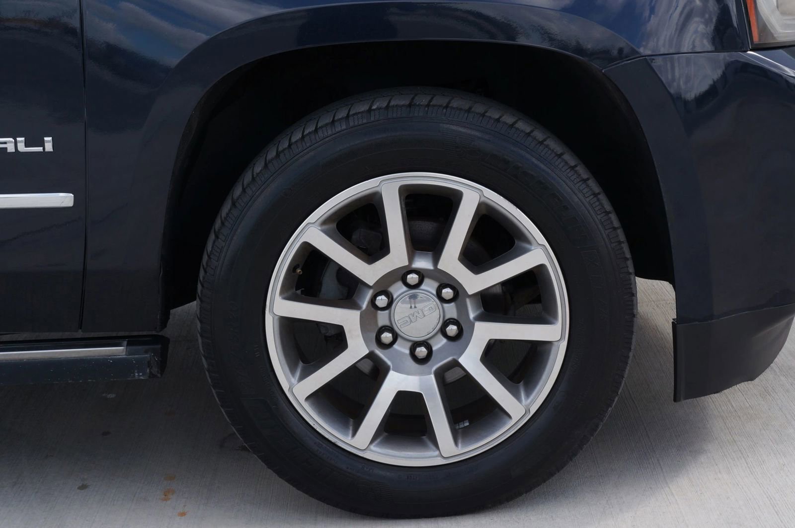 Used 2017 GMC Yukon Denali w/ Open Road Package image 22