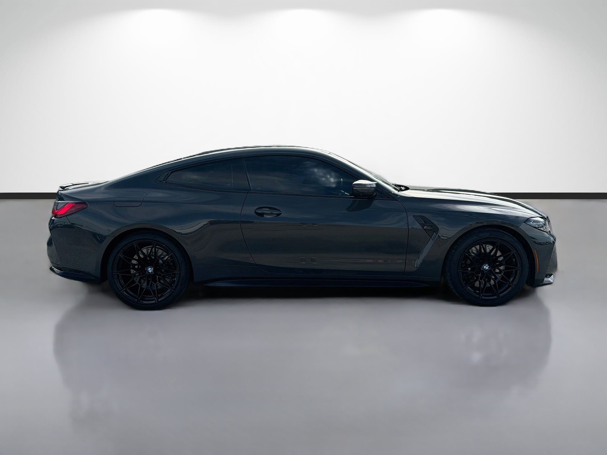 Used 2024 BMW M4 Competition w/ Executive Package RWD image 2