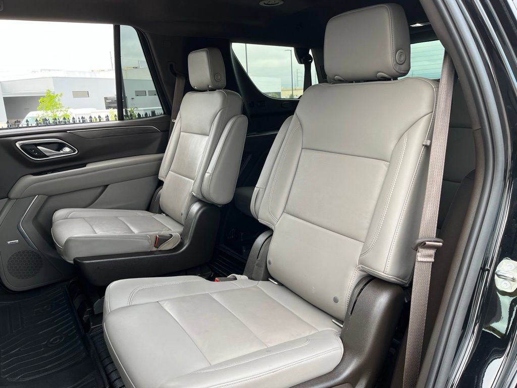 Used 2021 Chevrolet Tahoe Z71 w/ Luxury Package AWD/4WD image 4