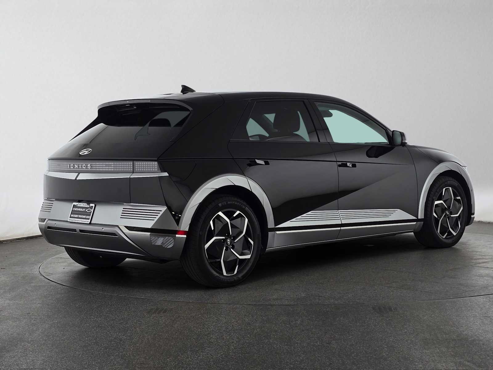 Used 2024 Hyundai Ioniq 5 Limited RWD image 3
