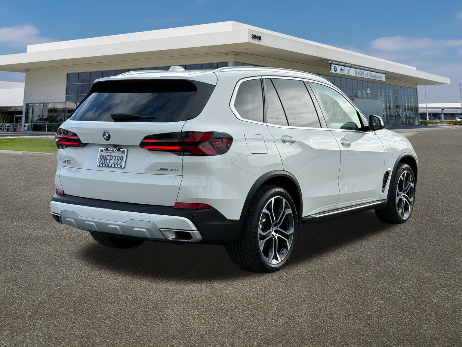 Certified 2025 BMW X5 sDrive40i w/ Premium Package image 10