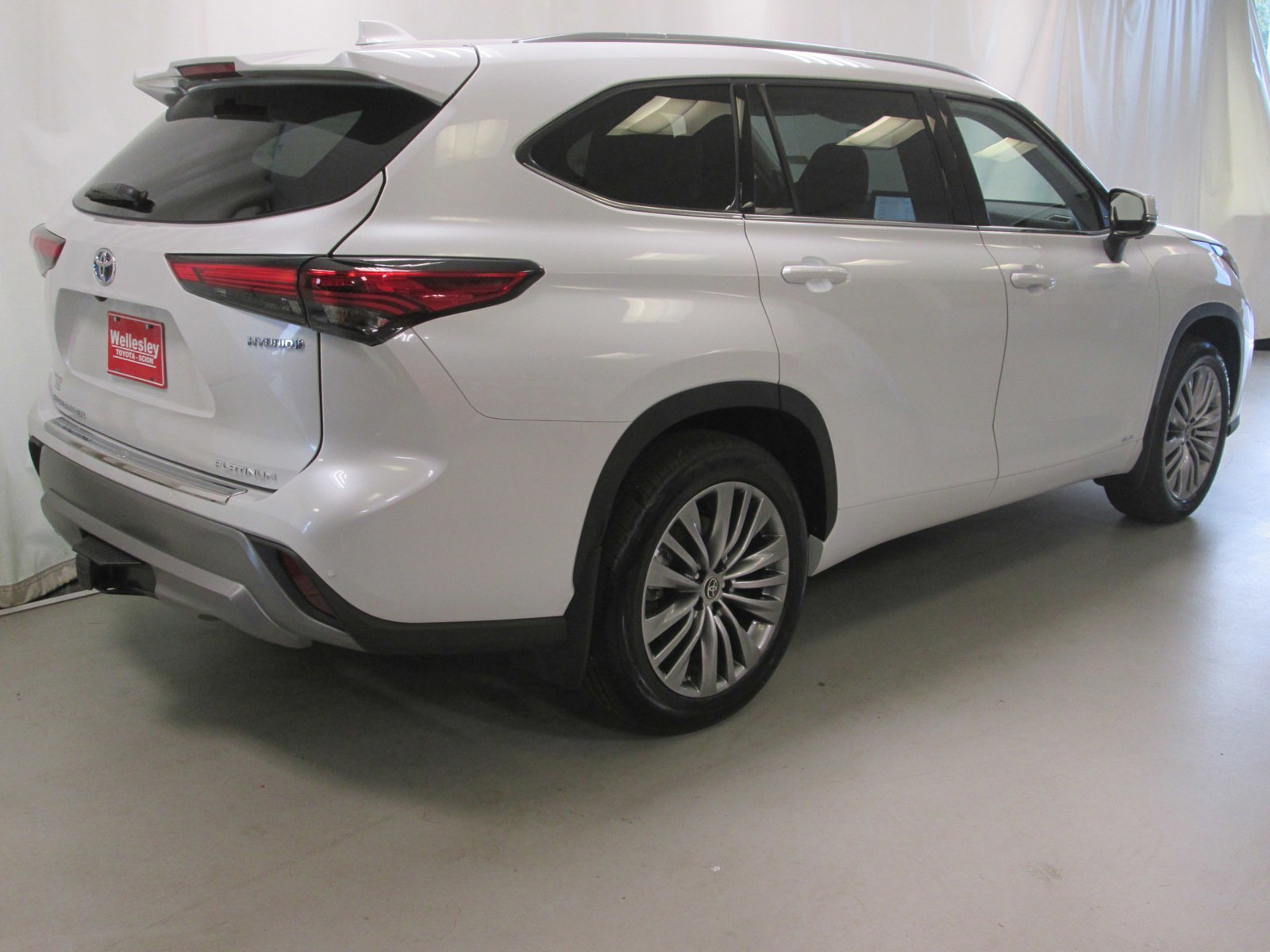 Used 2023 Toyota Highlander Platinum AWD/4WD image 7