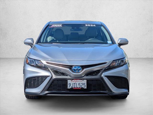 Used 2024 Toyota Camry SE FWD image 2