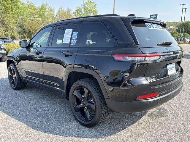 Used 2023 Jeep Grand Cherokee Altitude image 5