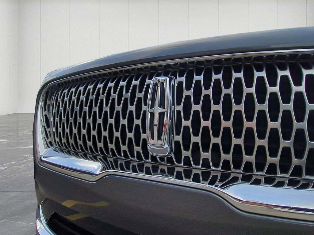 Certified 2023 Lincoln Nautilus Reserve image 9