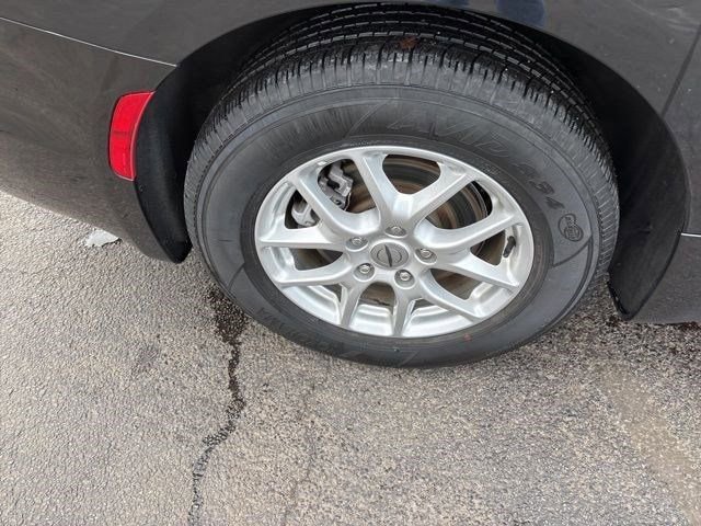 Used 2023 Chrysler Pacifica Touring-L image 44