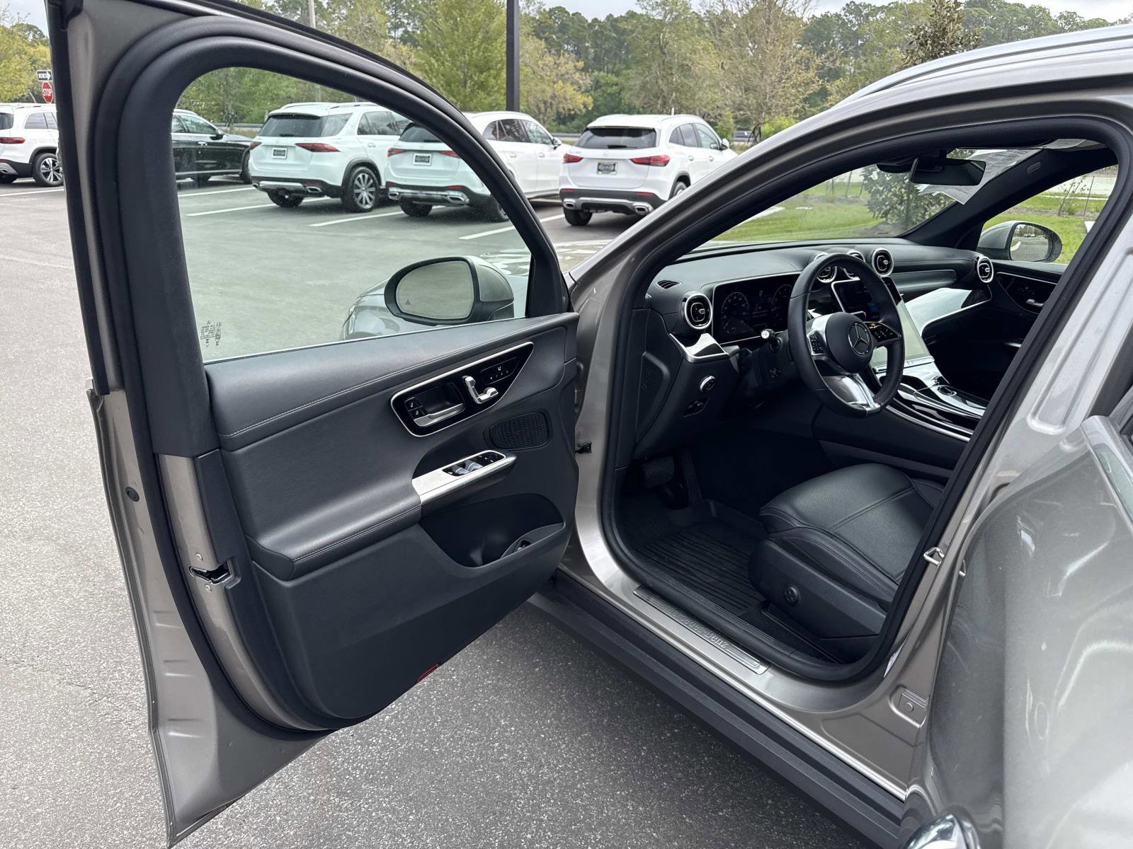 Used 2024 Mercedes-Benz GLC 300 image 18