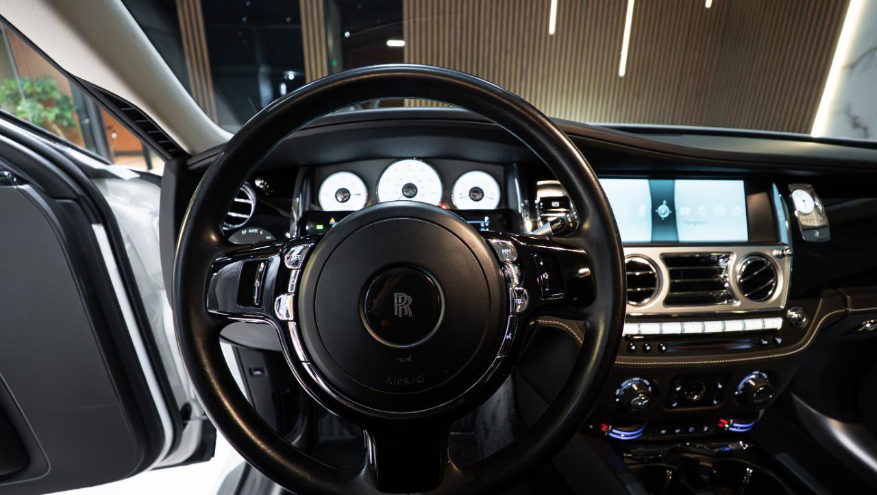 Used 2017 Rolls-Royce Ghost image 19