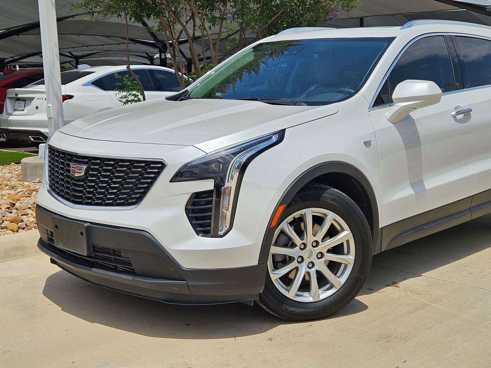 Used 2023 Cadillac XT4 Luxury w/ Cold Weather Package FWD image 6