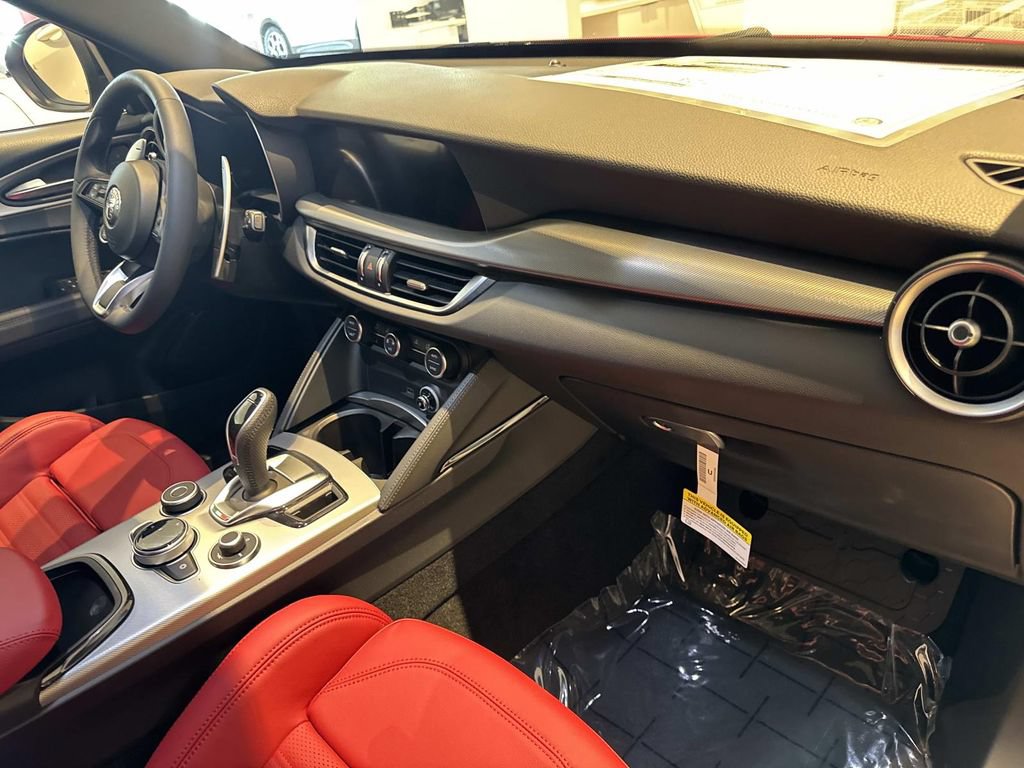 New 2026 Alfa Romeo Stelvio Sprint w/ Convenience Package AWD/4WD image 28