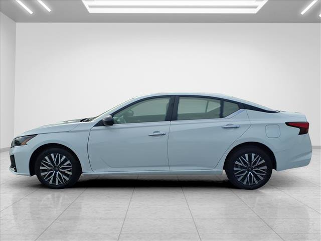 Used 2025 Nissan Altima 2.5 SV AWD/4WD image 6