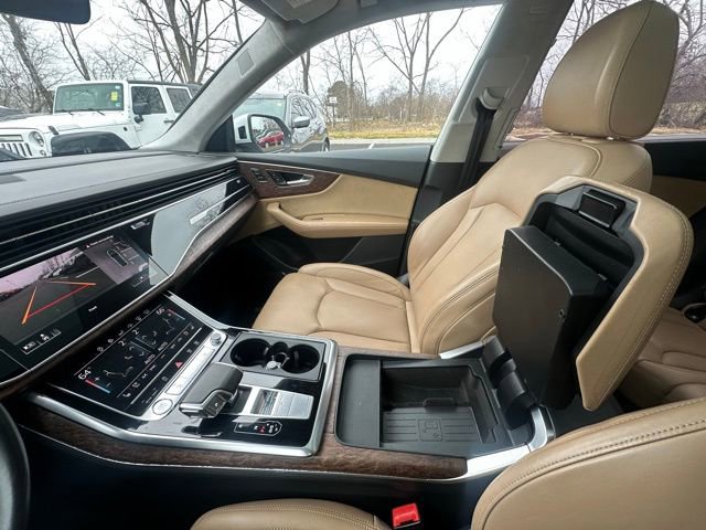 Used 2020 Audi Q8 Prestige AWD/4WD image 25