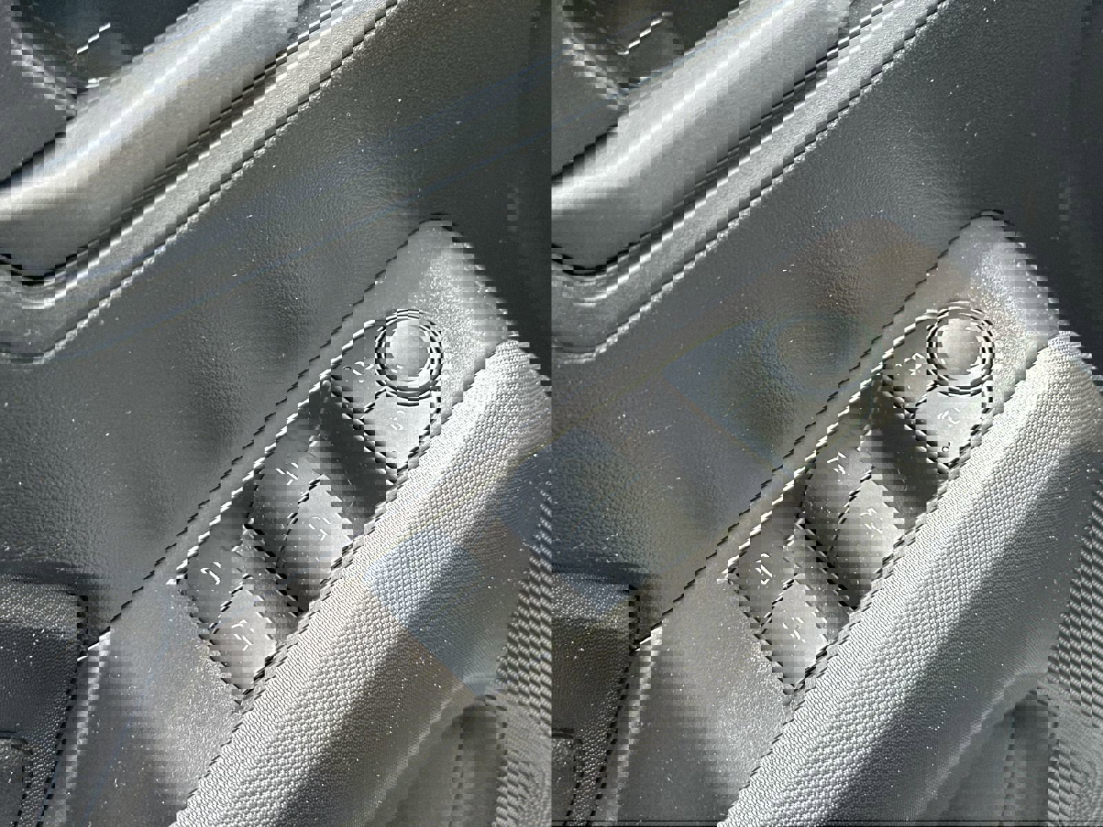 Used 2024 Chevrolet Colorado W/T RWD image 15