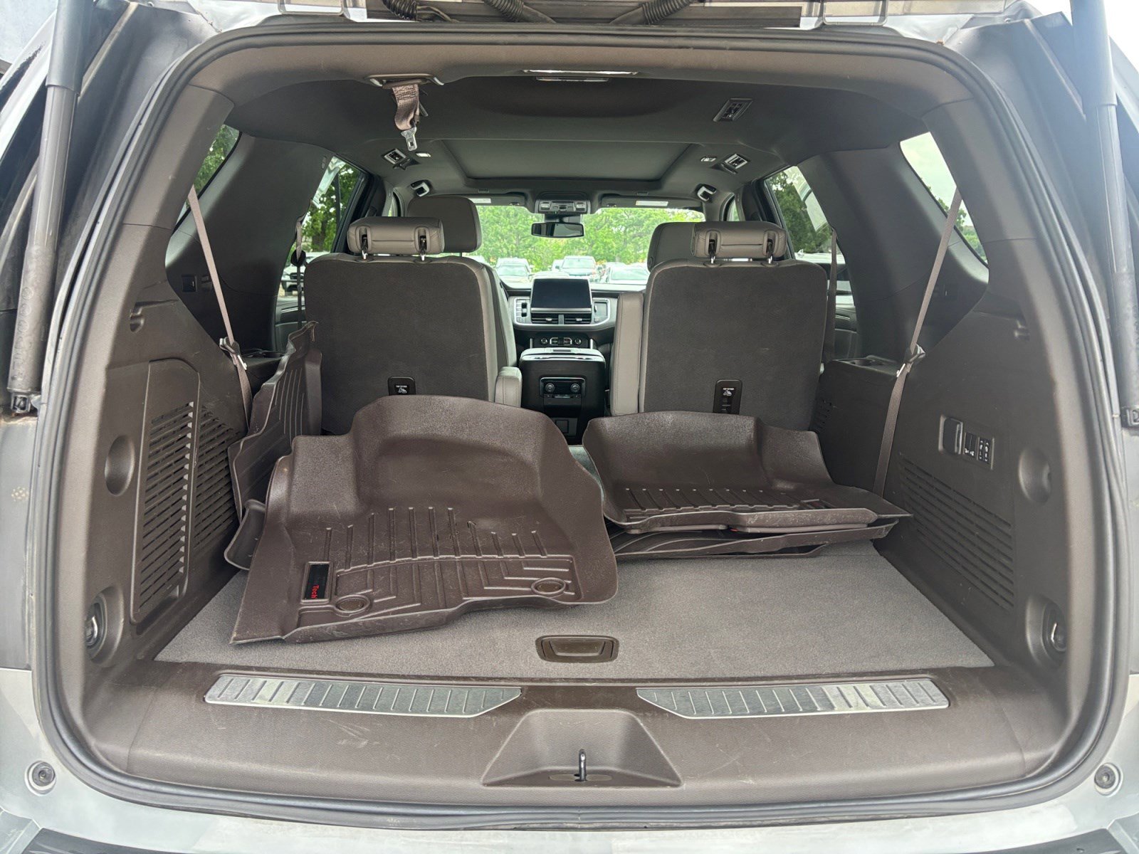 Used 2023 Chevrolet Tahoe Z71 w/ Luxury Package image 16