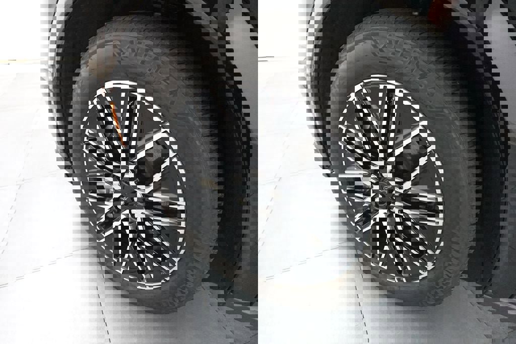 Certified 2025 Ford Mustang Mach-E Premium image 29