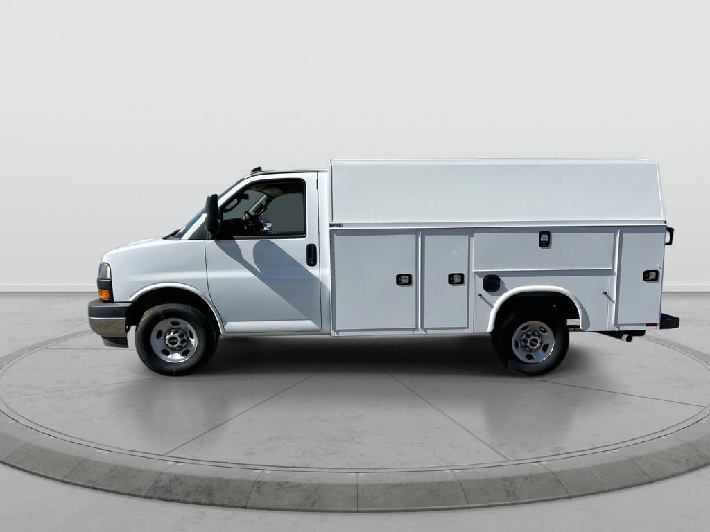 New 2025 GMC Savana 3500 w/ Power Convenience Package RWD image 5