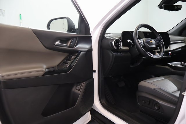 Used 2025 Chevrolet Equinox LT w/ Convenience Package II AWD/4WD image 8