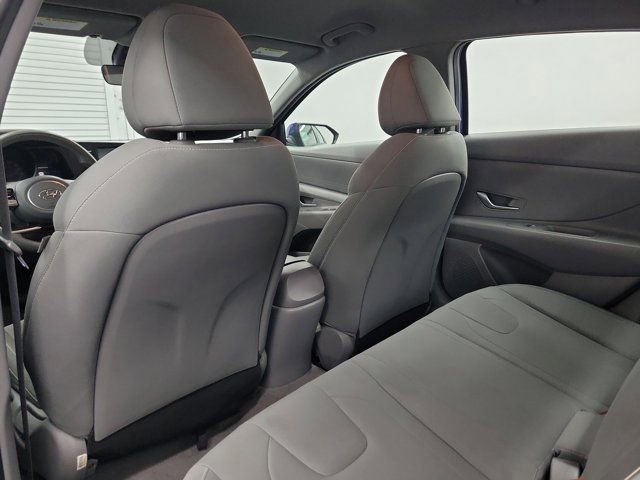 Used 2022 Hyundai Elantra SEL FWD image 13