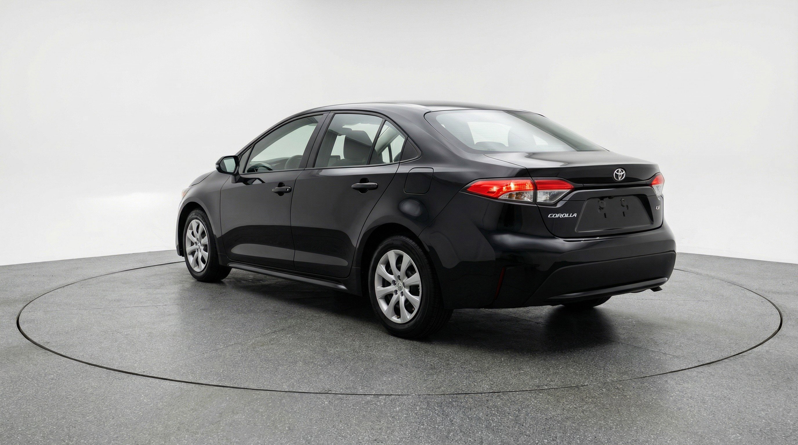 Used 2025 Toyota Corolla LE FWD image 6