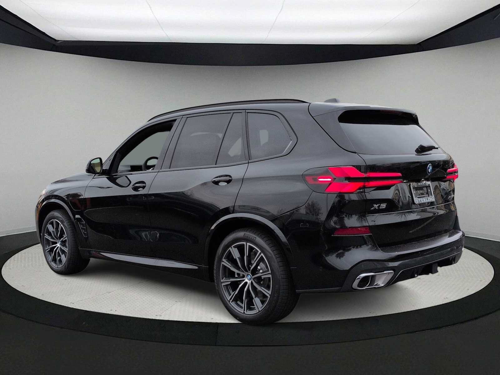 Used 2026 BMW X5 xDrive50e w/ M Sport Package AWD/4WD image 6