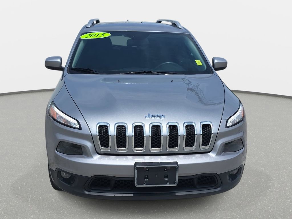 Used 2015 Jeep Cherokee Latitude FWD image 2