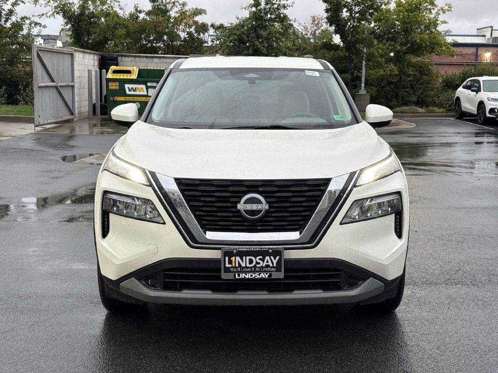 Used 2023 Nissan Rogue SV AWD/4WD image 7