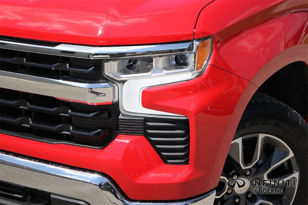 Used 2022 Chevrolet Silverado 1500 LT image 2