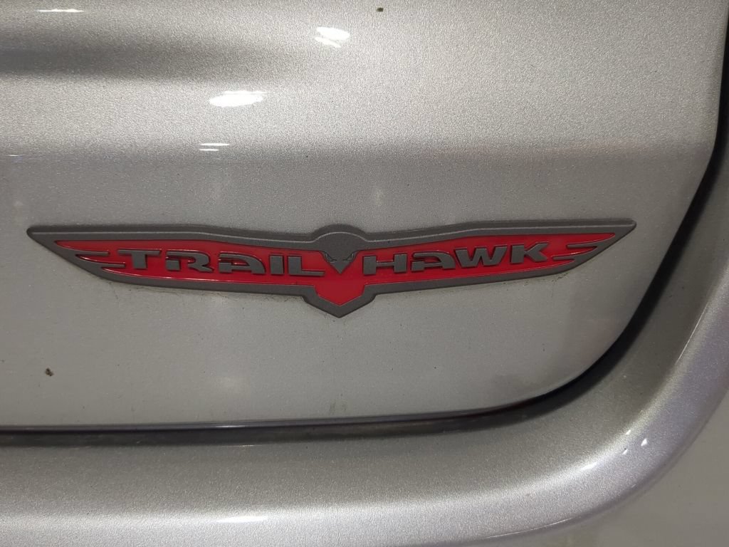 Used 2022 Jeep Compass Trailhawk AWD/4WD image 9