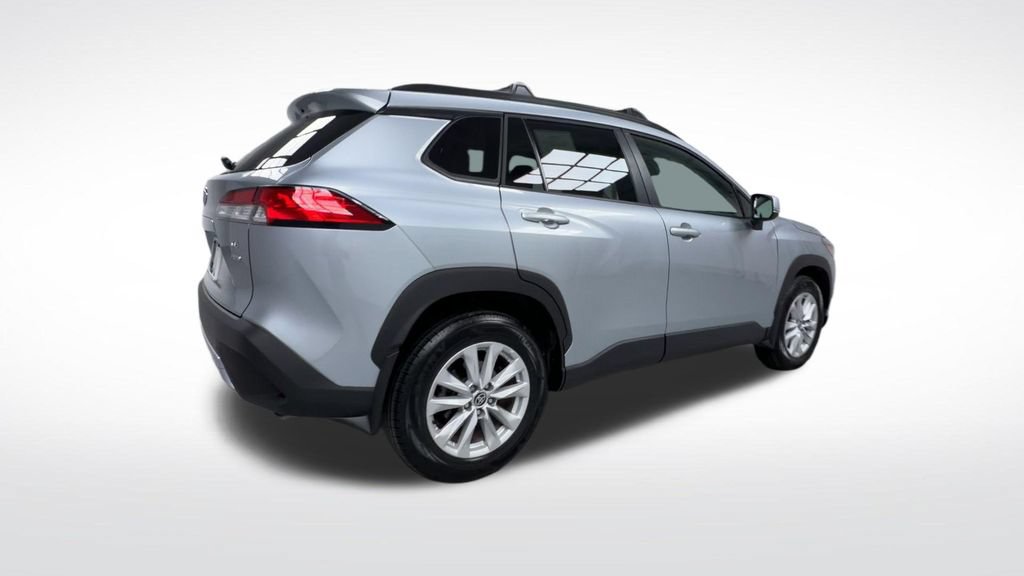 Certified 2023 Toyota Corolla Cross LE w/ Moonroof Package AWD/4WD image 9