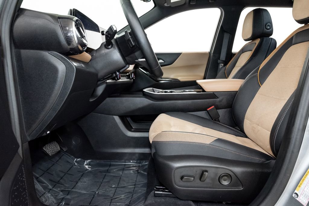 Used 2026 Chevrolet Equinox ACTIV w/ Safety and Technology Package AWD/4WD image 11