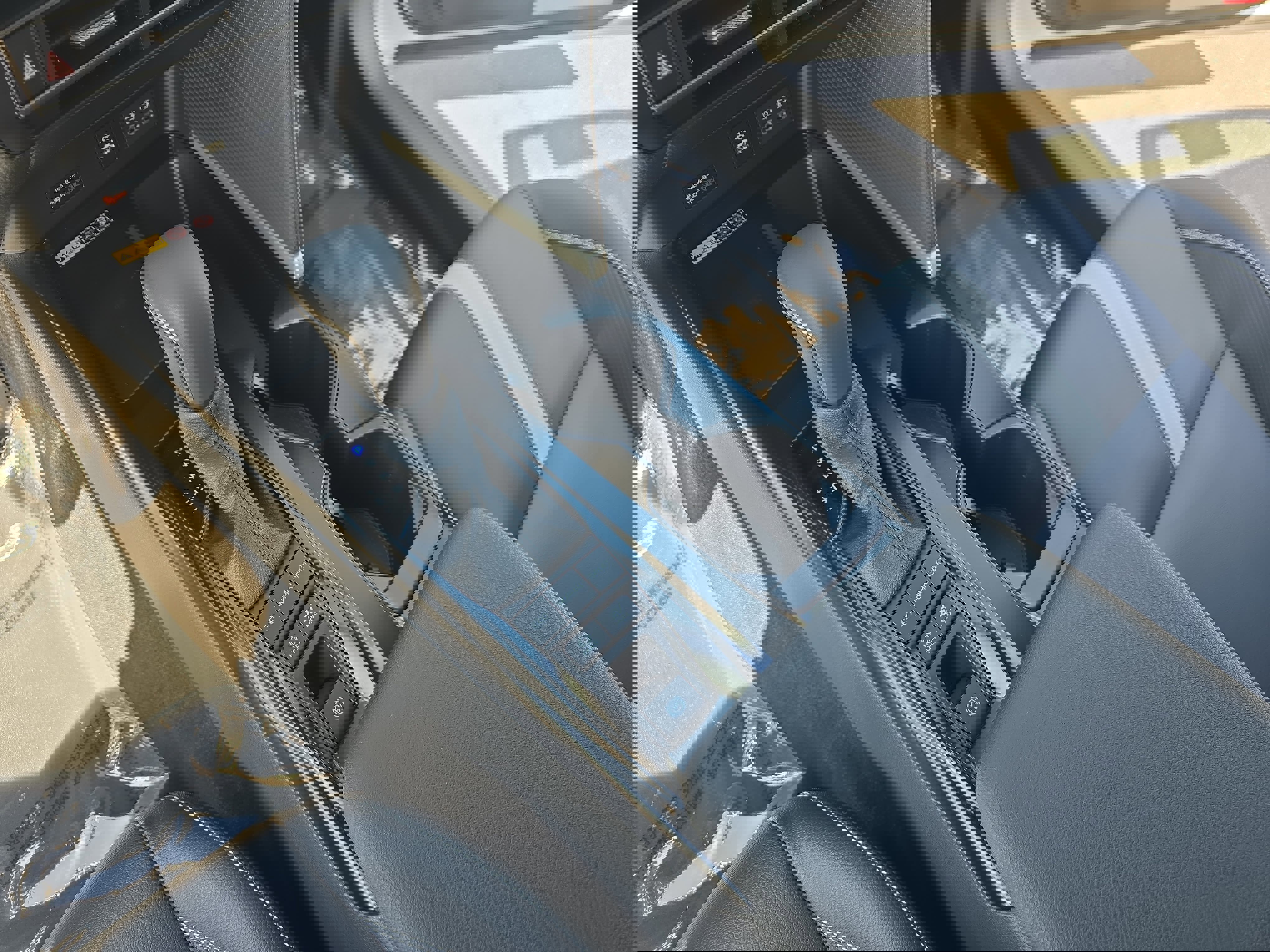 Used 2025 Toyota Camry SE w/ Convenience Package image 22