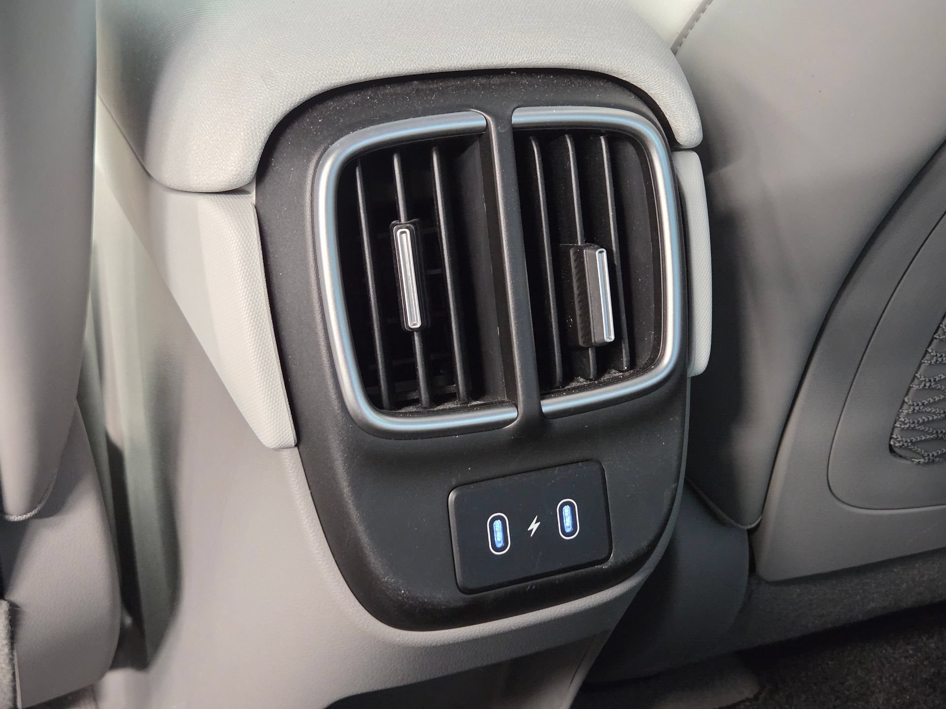 Used 2025 Hyundai Ioniq 6 Limited RWD image 12