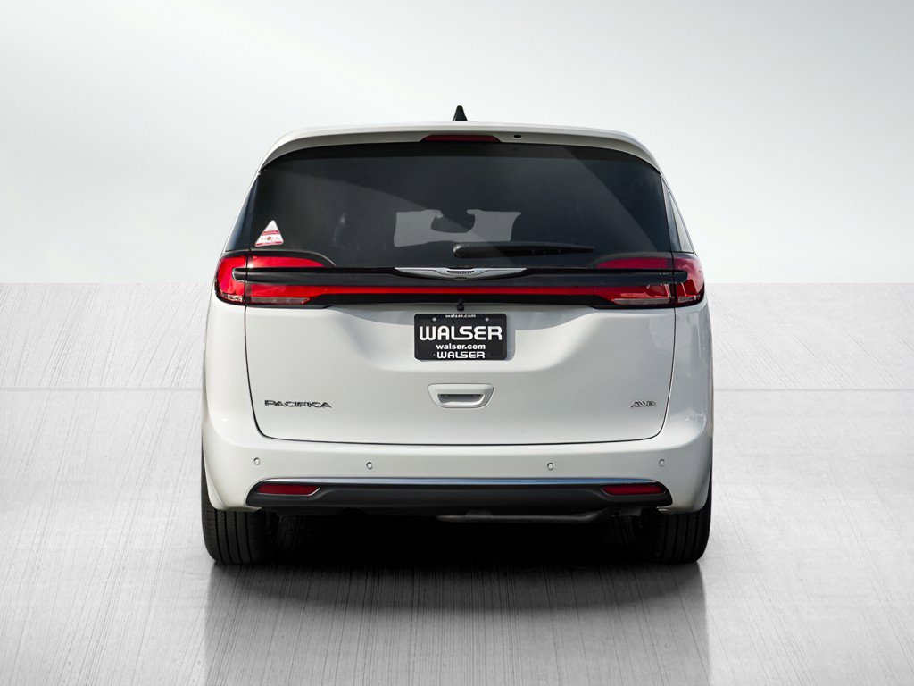 New 2026 Chrysler Pacifica Select AWD/4WD image 5