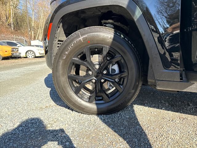 New 2026 Jeep Grand Cherokee Altitude image 28