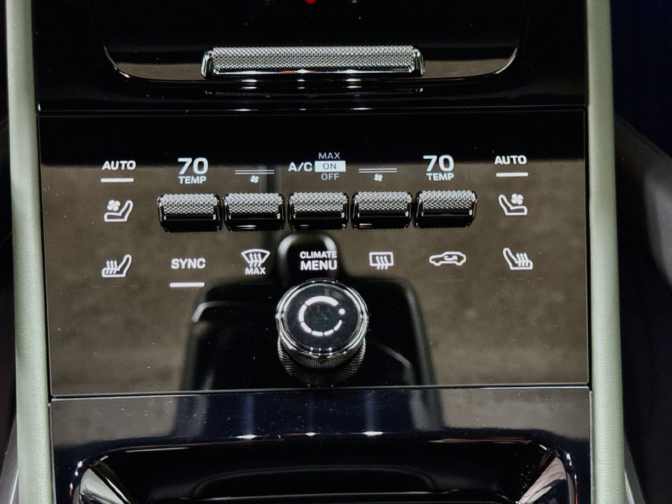 New 2026 Porsche Cayenne AWD/4WD image 18