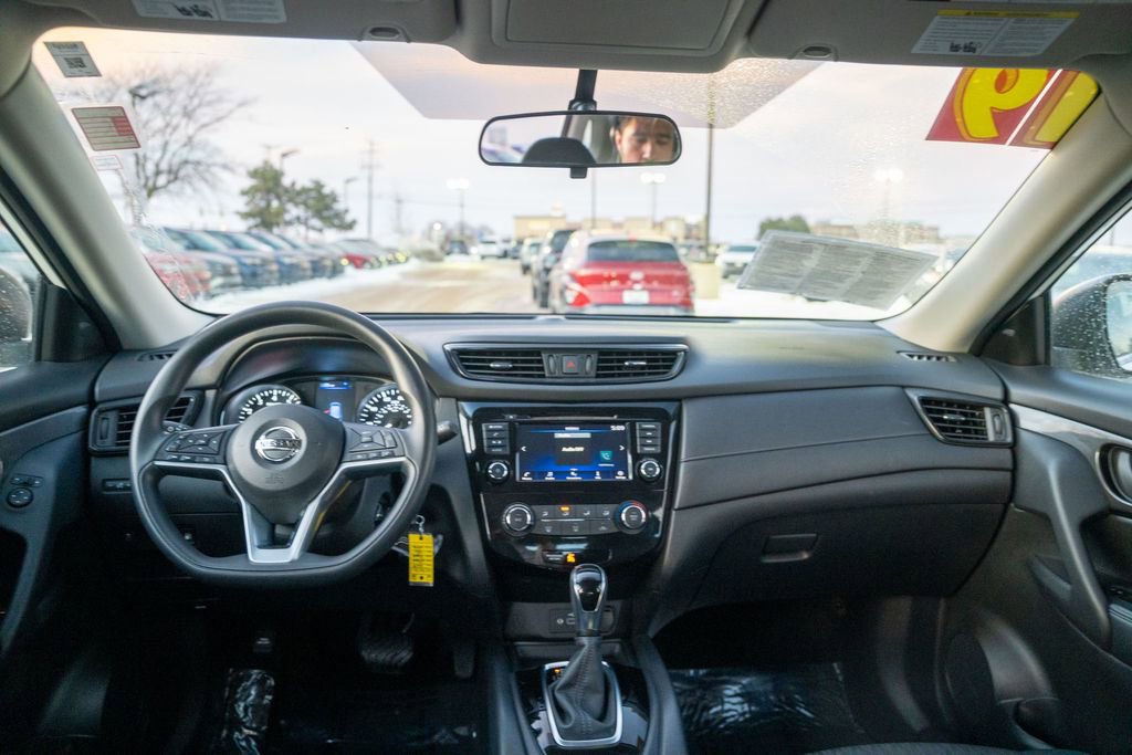 Used 2019 Nissan Rogue SV image 15