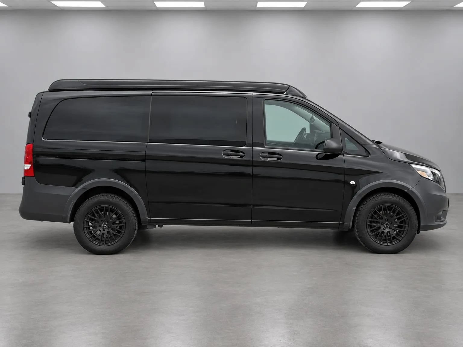 Used 2020 Mercedes-Benz Metris Passenger image 29