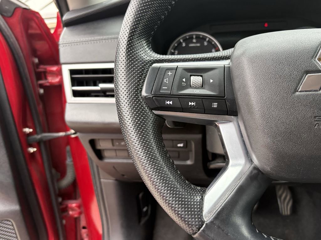 Used 2022 Mitsubishi Outlander SE FWD image 16