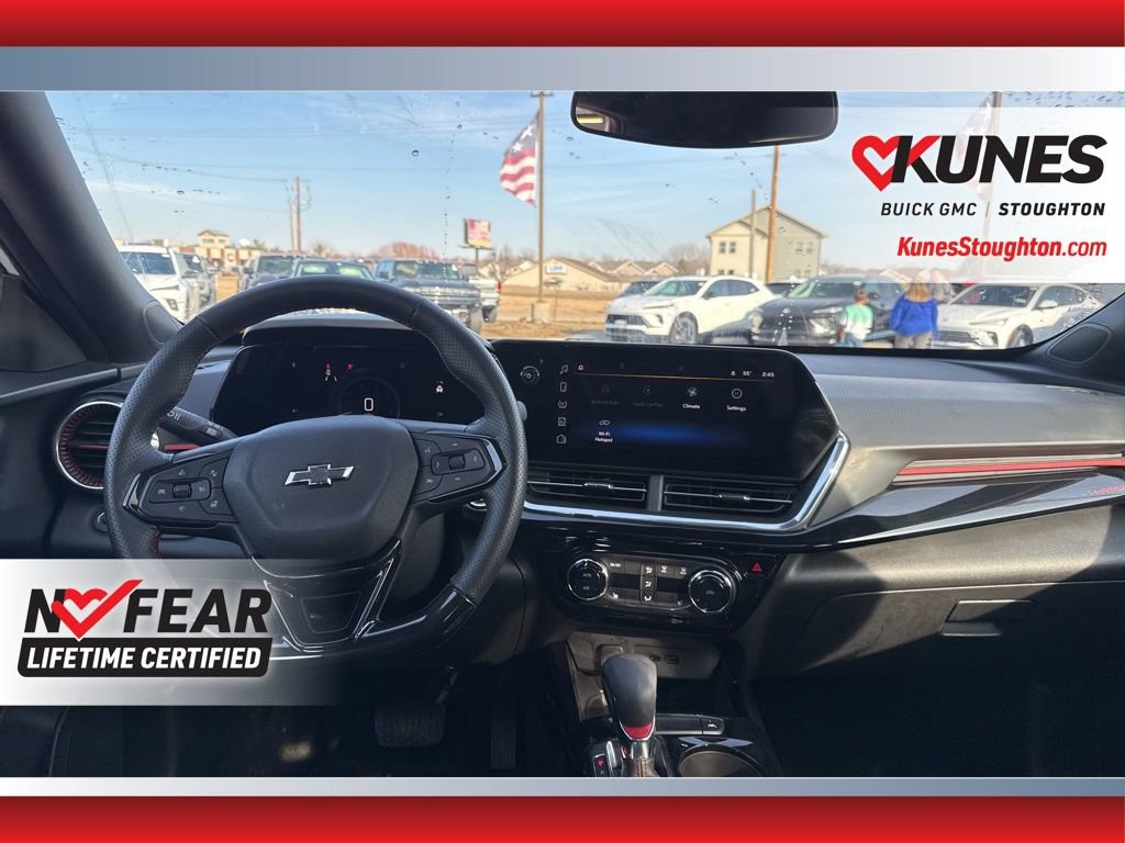 Used 2024 Chevrolet Trax RS w/ Sunroof Package FWD image 39