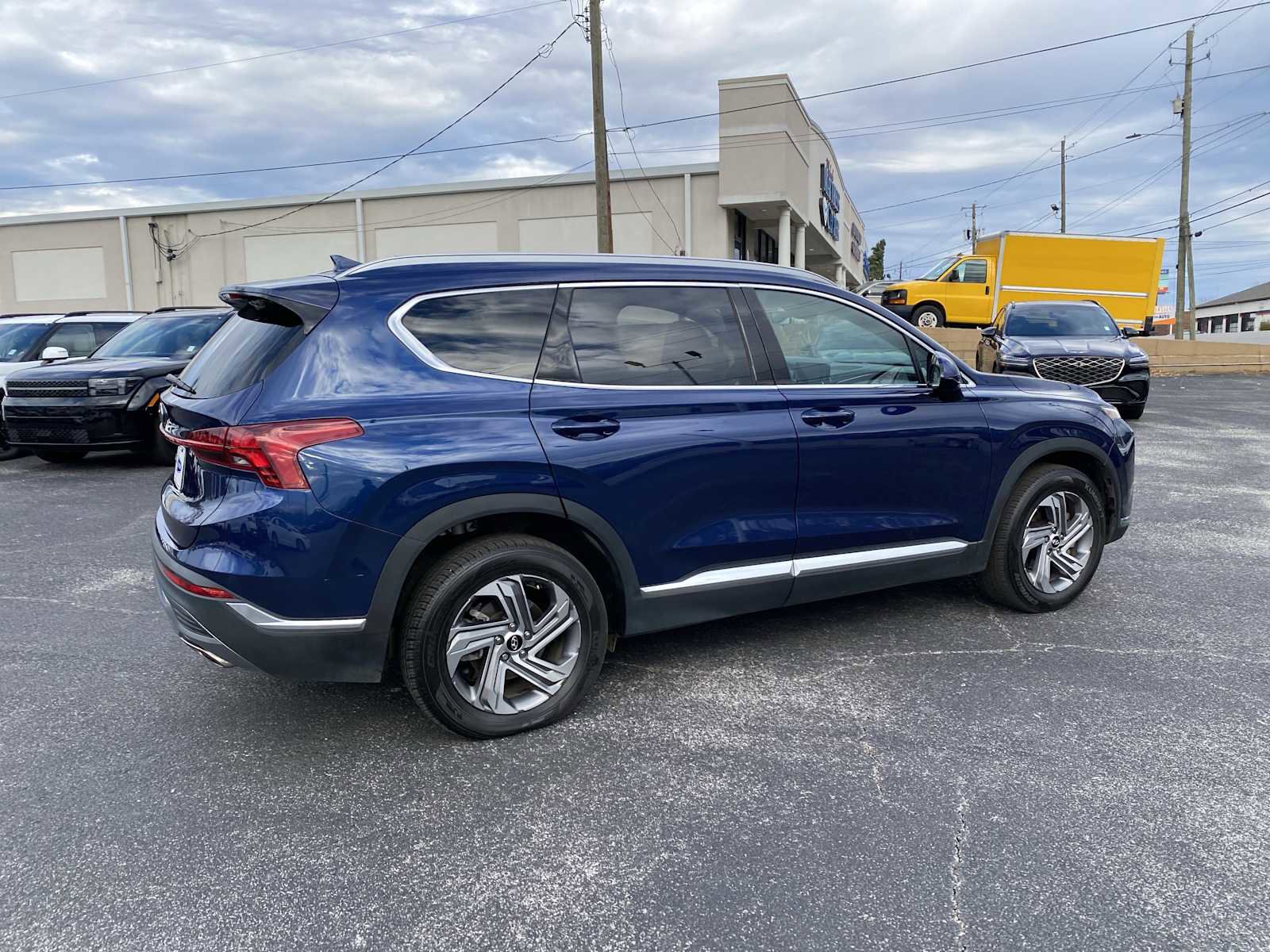 Certified 2022 Hyundai Santa Fe SEL w/ Cargo Package image 5