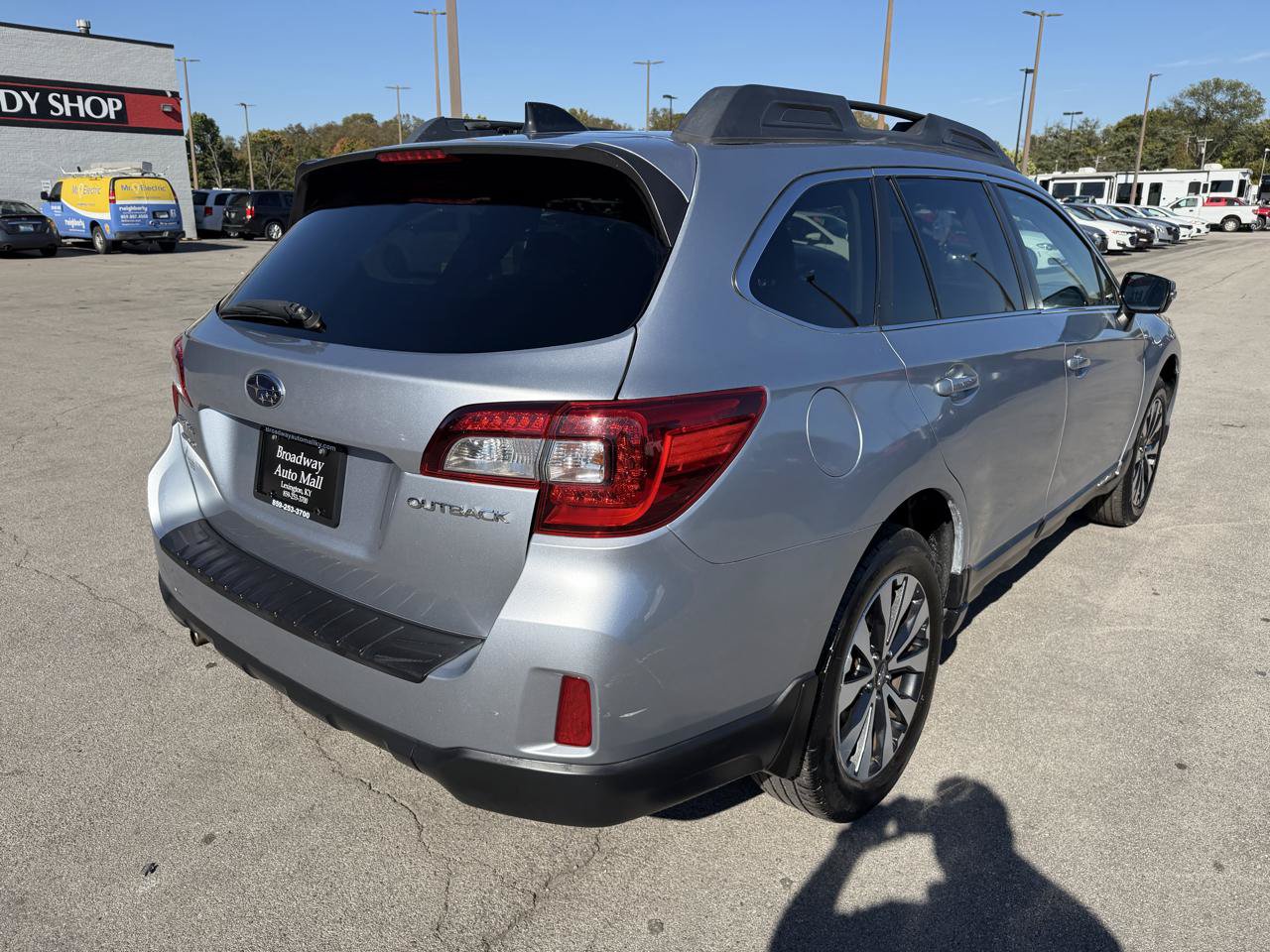 Used 2016 Subaru Outback 2.5i Limited w/ Protection Package #1 AWD/4WD image 3