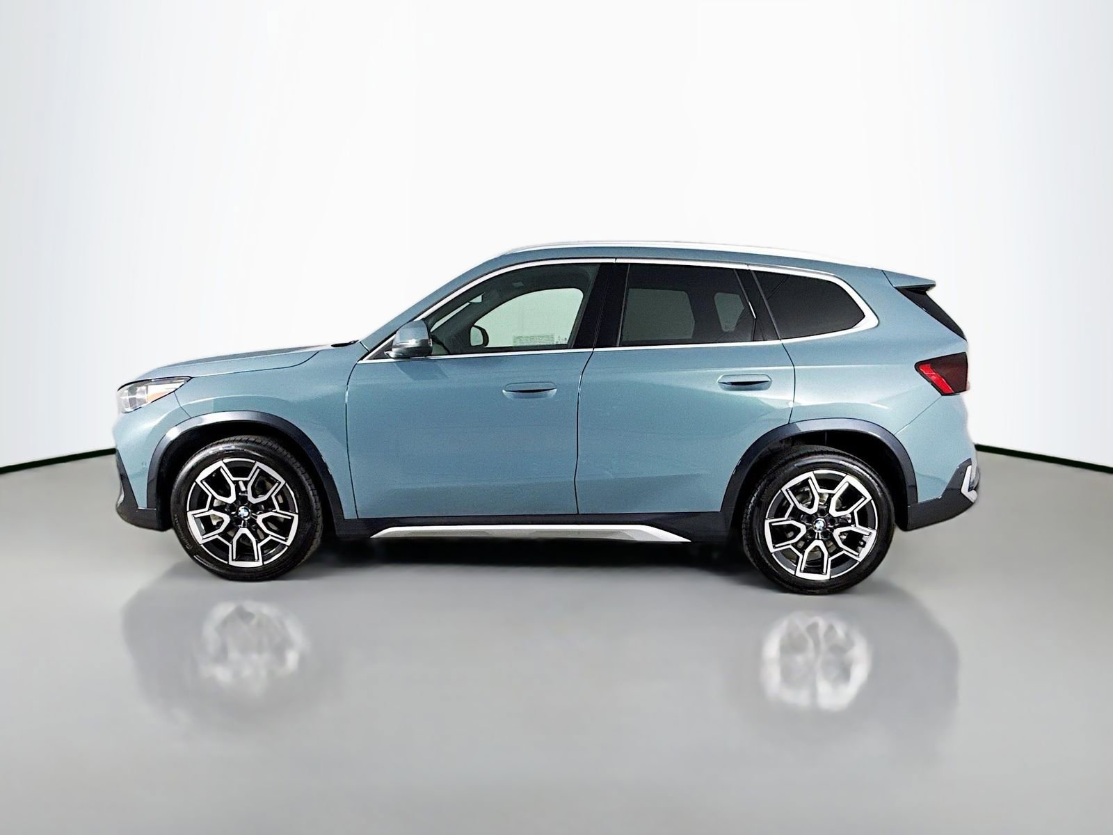 Used 2026 BMW X1 xDrive28i w/ Convenience Package image 4