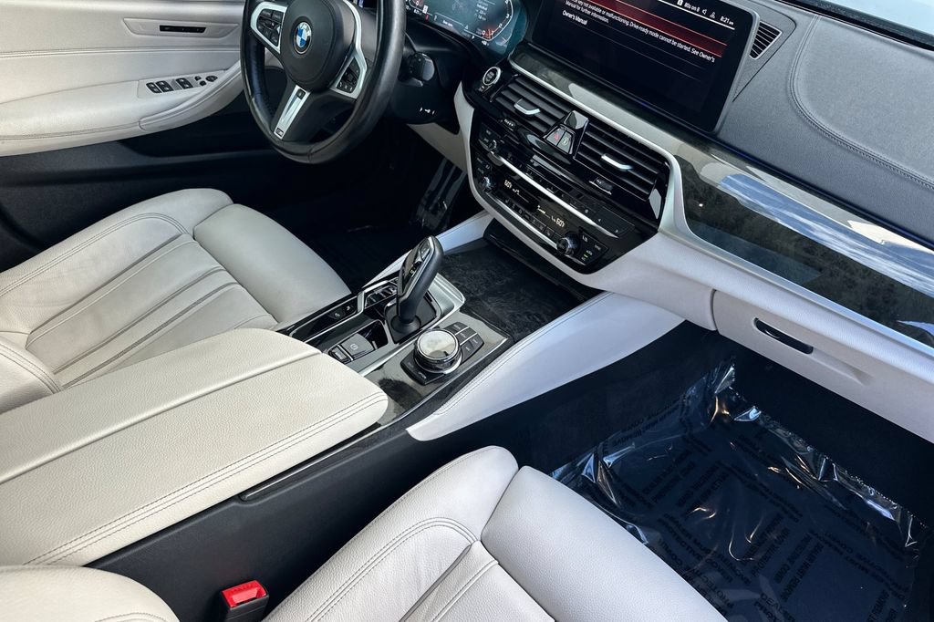 Used 2023 BMW M550i xDrive w/ Executive Package AWD/4WD image 16